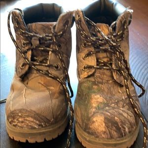 Boys hiking boots